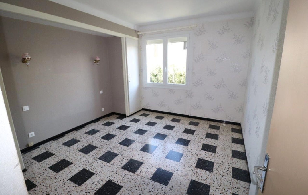 M.T.I. : Appartement | PERPIGNAN (66000) | 82 m2 | 99 000 € 