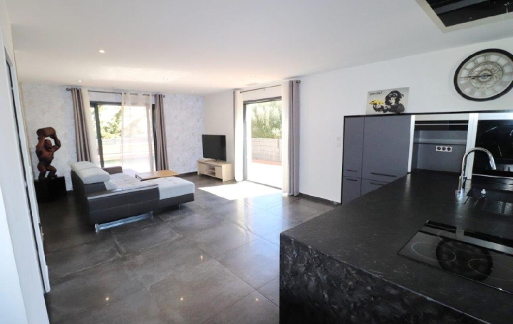 Villa   CORNEILLA-LA-RIVIERE  135 m2 395 000 € 